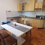 Ubytovaní U Dvora *